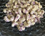 A picture of step 1 of Rose Kaju.