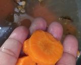 Foto langkah ke 2 dari resep Bening Daun Ubi Wortel Jagung.