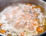 Foto del paso 6 de la receta: Merluza en salsa de marisco