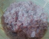A picture of step 1 of Bhuna Qeema.