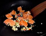 萊姆鮭魚寬麵(Pappardelle al salmone fresco e lime)的食譜步驟2照片