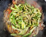 Foto del paso 6 de la receta: 🍜 Vegetales salteados al wok con carne 🍜 Rendidor y con productos de temporada