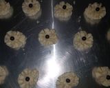 Foto langkah ke 3 dari resep Kue Semprit.