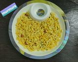 A picture of step 2 of Papad churi bhel.