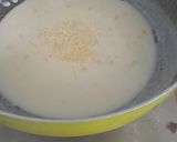 Foto langkah ke 3 dari resep Cream Soup with Garlic Bread.