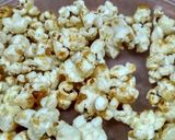 Foto langkah ke 6 dari resep Caramel Popcorn.