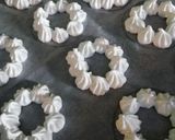 Foto del passaggio 3 della ricetta Frollini meringati farciti