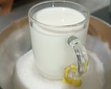 عکس مرحله 1 از دستور ابنبات شیری زعفرانی