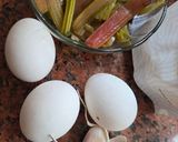 Foto del paso 1 de la receta: Tortilla de pencas o tallos de acelga 🥬 receta de aprovechamiento