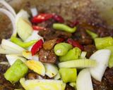 Gambar langkah 5 resipi Daging Goreng Kunyit Belengas.