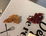 Une image de l'étape 4 de Feuilletés cantal et comté aux raisins et pavot bleu.