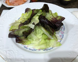 Foto del paso 1 de la receta: Ensalada de brotes salmón aguacate y aderezo VIDALIM