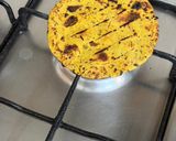 A picture of step 8 of Besan Ki Masaledar Khasta Roti 🫓.