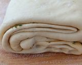 Tavaszi kapros, krumplis, kolbász zsíros lepény recept fázis 5 fotója