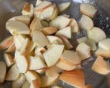Foto del paso 3 de la receta: Receta de aprovechamiento: Sirope de manzana con manzanas pochadas