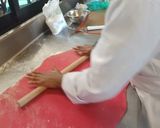 Foto del paso 8 de la receta: Pastel navideño decorado con fondant