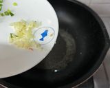 韭菜花炒香腸的食譜步驟3照片