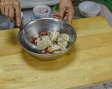 รูปขั้นตอนการทำที่ 9 ของ ยําหมูยอ สูตรน้ำยำปลาร้าแซ่บนัว