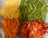 Foto langkah ke 1 dari resep Mie goreng sayur sederhana.