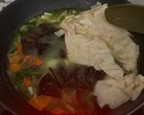 Foto langkah ke 7 dari resep Sop Kimlo Jamur Kuping.