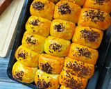 Foto langkah ke 5 dari resep Bolen Pisang Keju Coklat.