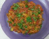 صورة لخطوة 4 من وصفة شكشوكة بالبصل والكوسة🥘
