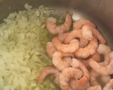 Foto del paso 4 de la receta: Guisadito de calamar, galeras y langostinos (olor a viernes)