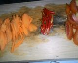 Foto langkah ke 2 dari resep Kwe Tiau Goreng Spesial.