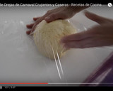 Foto del paso 3 de la receta: Orejas de Carnaval