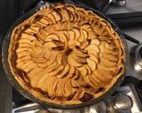 Une image de l'étape 6 de Tarte aux pommes toute simple (pommes Canada du jardin et pâte semi feuilletée maison).