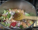 A picture of step 2 of Thai style Prawn Broth.
