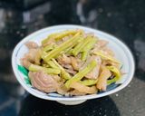 Hình bước làm 3 của món Rau Tiến Vua Xào Heo Rừng