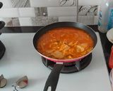 Foto langkah ke 6 dari resep Kimchi jiggae/Sup Kimchi Korea.