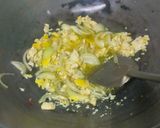 Foto langkah ke 6 dari resep Dadar Telur Bawang Bombay.