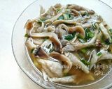 Foto langkah ke 5 dari resep Jamur Sayur Bening.