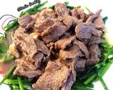 Hình bước làm 4 của món Bò Xào Bông Hẹ kiểu người Hoa - Stir Fry Beefs w Chives Flowers