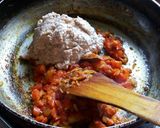 A picture of step 4 of Veg korma.