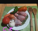 Foto del paso 1 de la receta: Muslos de pollo guisados