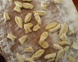 A picture of step 6 of Potatoe gnocchi.