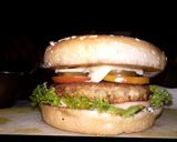A picture of step 4 of Chicken burgers.