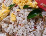 Foto langkah ke 5 dari resep Nasi Goreng Daun Jeruk.