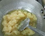 A picture of step 4 of سوجی کا حلوہ.