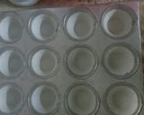 A picture of step 6 of Orange cupcakes#Cupcake contest.
