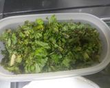 A picture of step 1 of Chia seeds mint lemon drink.