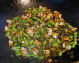 雪菜豆干炒毛豆的食譜步驟7照片