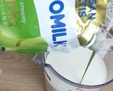 Foto langkah ke 2 dari resep Ube Matcha Latte.