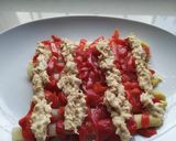 Foto del paso 2 de la receta: Espárragos gratinados con pimientos y atún