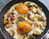 Une image de l'étape 3 de Courgette aux oeufs au plat.