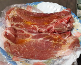 Foto del paso 2 de la receta: Chuletas de cerdo con pimientos en freidora de aire