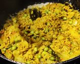 A picture of step 4 of Soya granules with potato and fresh green peas.